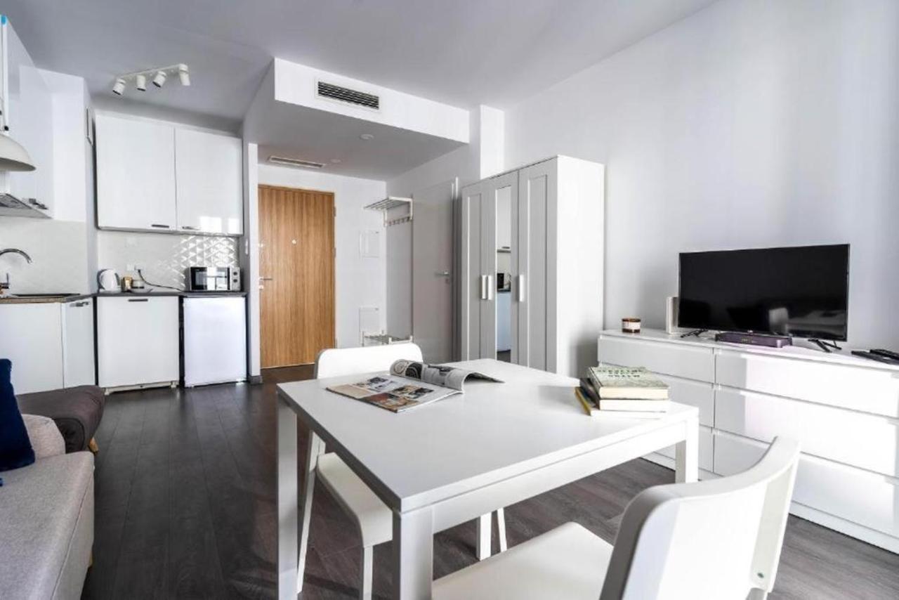 Golden Apartments - City Center - Studio Warschau Buitenkant foto
